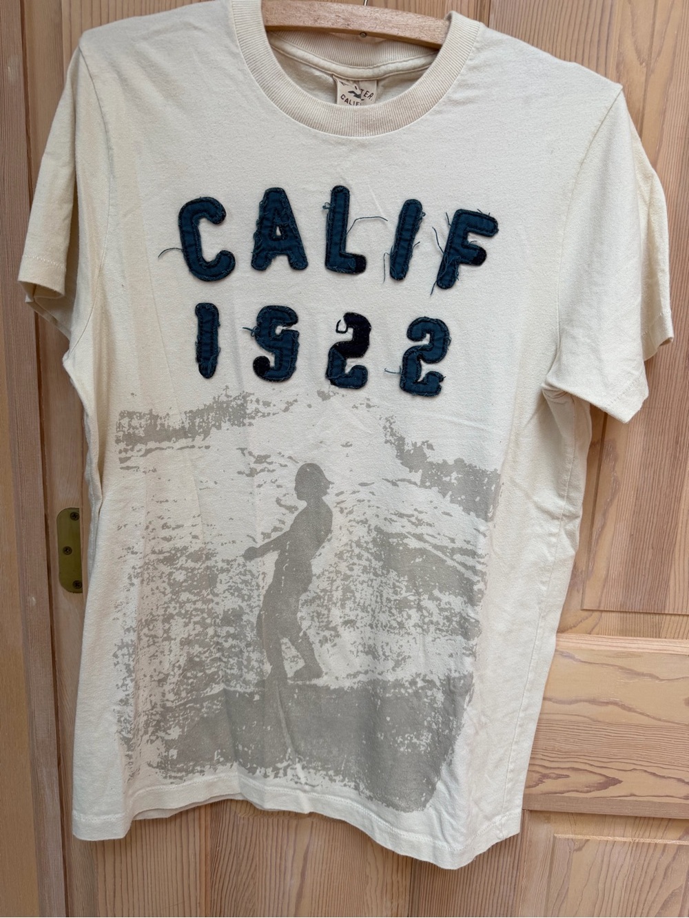 Hollister Cream Graphic Tee with Navy Logo